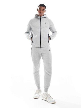 NIKE tech fleece joggers pants in gray size large